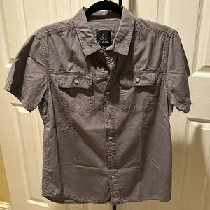 Men’s prAna Short Sleeve Gray Button Down Shirt.